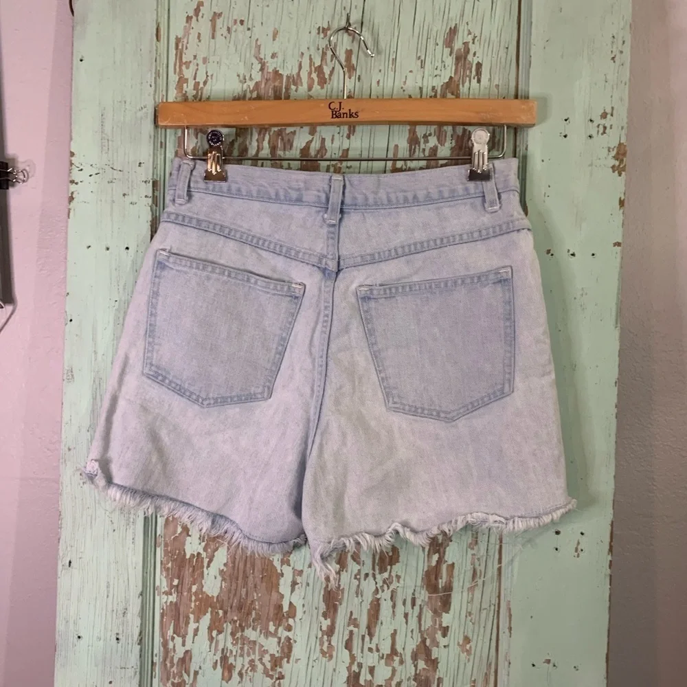Women’s vintage Authentic GFC high-waisted light blue wash denim shorts